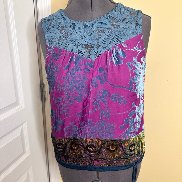 Anthropologie by Tiny Mika Lacy Velvet Top size medium - Picture 5 of 14